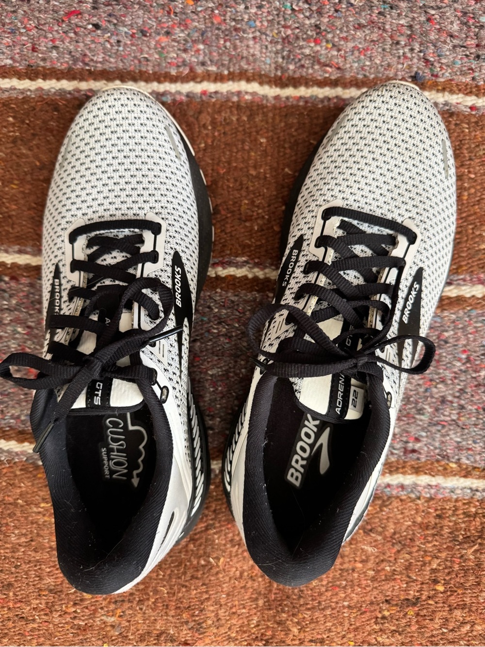 Brooks Woman’s 10.5 Adrenaline GT5 Running Shoes in White and Black